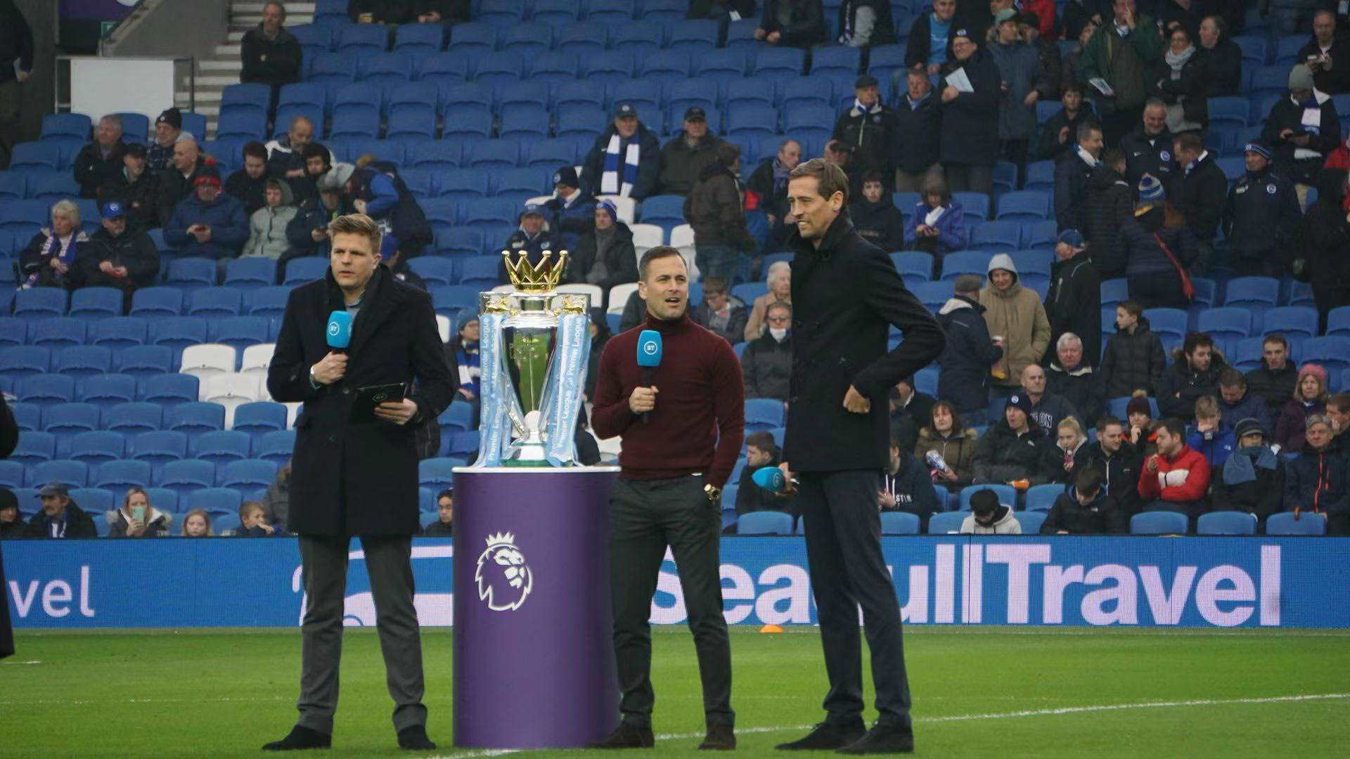 她迅速根据 她迅速根据